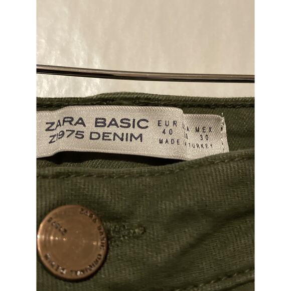 Zara Basic Denim Z1975 Size 8 Green Straight Jeans Floral Embroidery Raw Hem - Picture 6 of 8